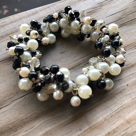 Faux Pearl & Seed Bead Cluster Stretch Bracelet with Silver Tone Chain Accents - Picture 3 of 16